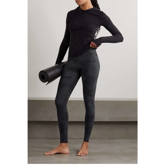 ALO Yoga Black Camouflage Leggings - Picture 1 of 5